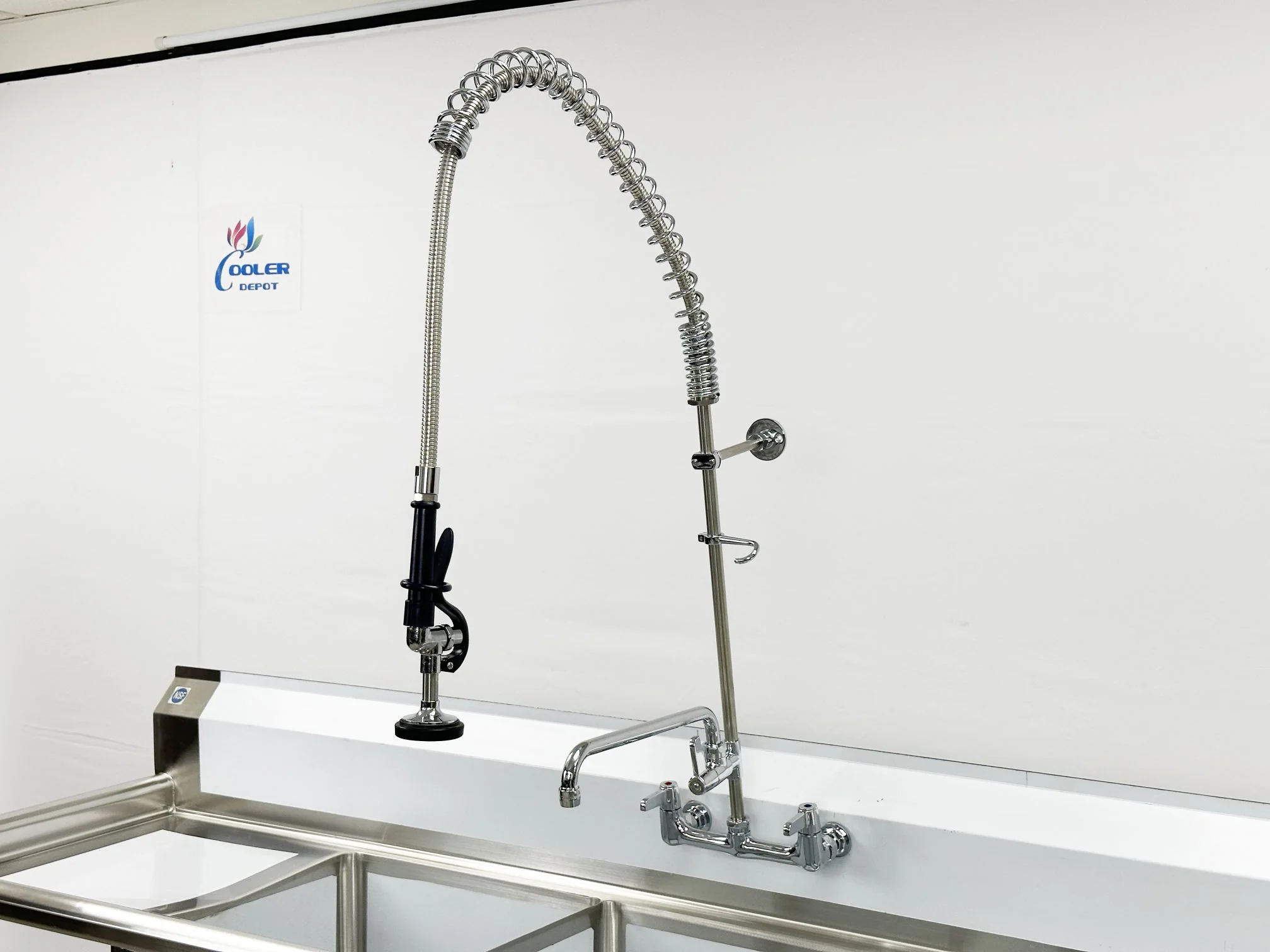 commercial restraunt pre-rense and spray faucet